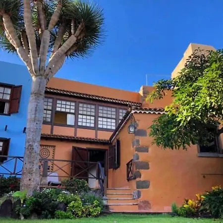 La Casona De La Rambla - Private Garden + Jacuzzi Holiday home *